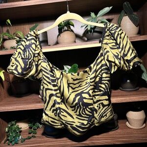 De La Vali Silk Tiger Top